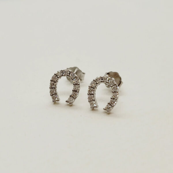 Tiny horseshoe earrings in 925 silver
