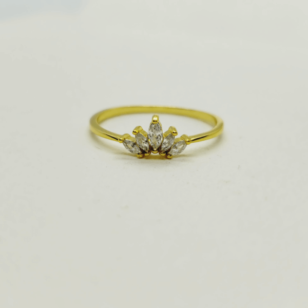 Tiara ring